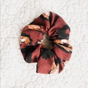 Handmade Retro Scrunchie (handmade by owner)